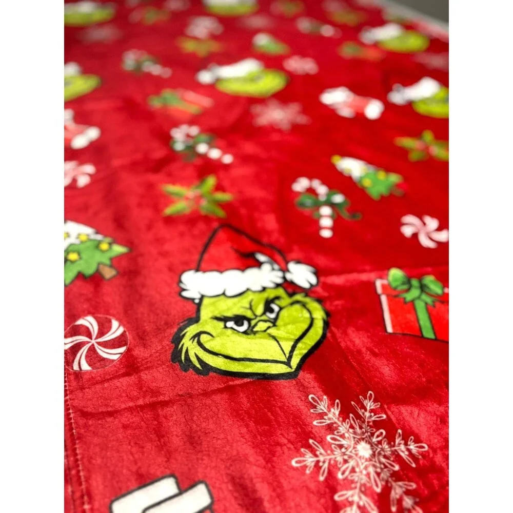 The Grinch Red Holiday Plush Throw Christmas Blanket 40